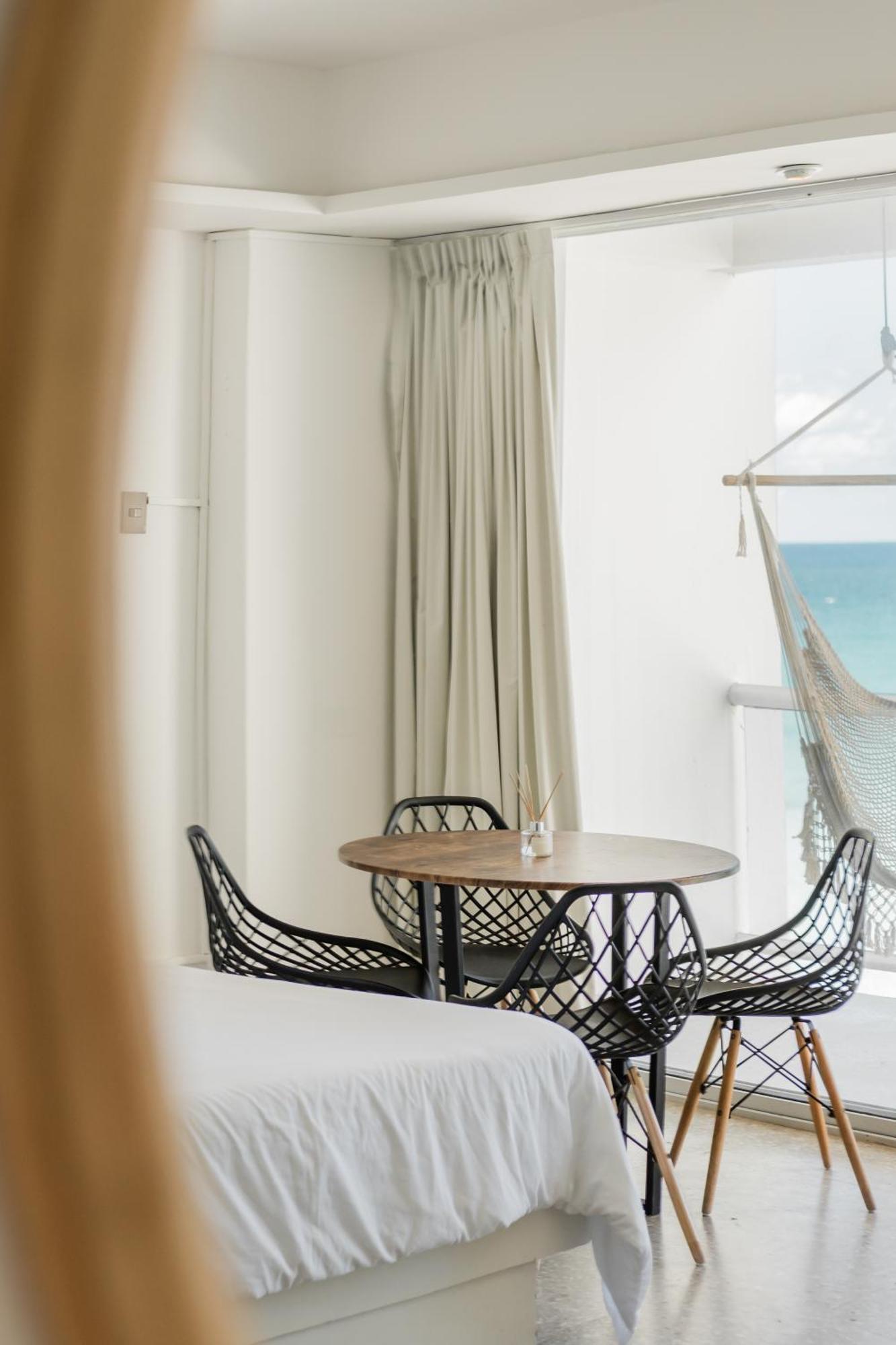 *Turquoise Escape- Beachfront Studio By Casa Paraiso* Cancun Bagian luar foto