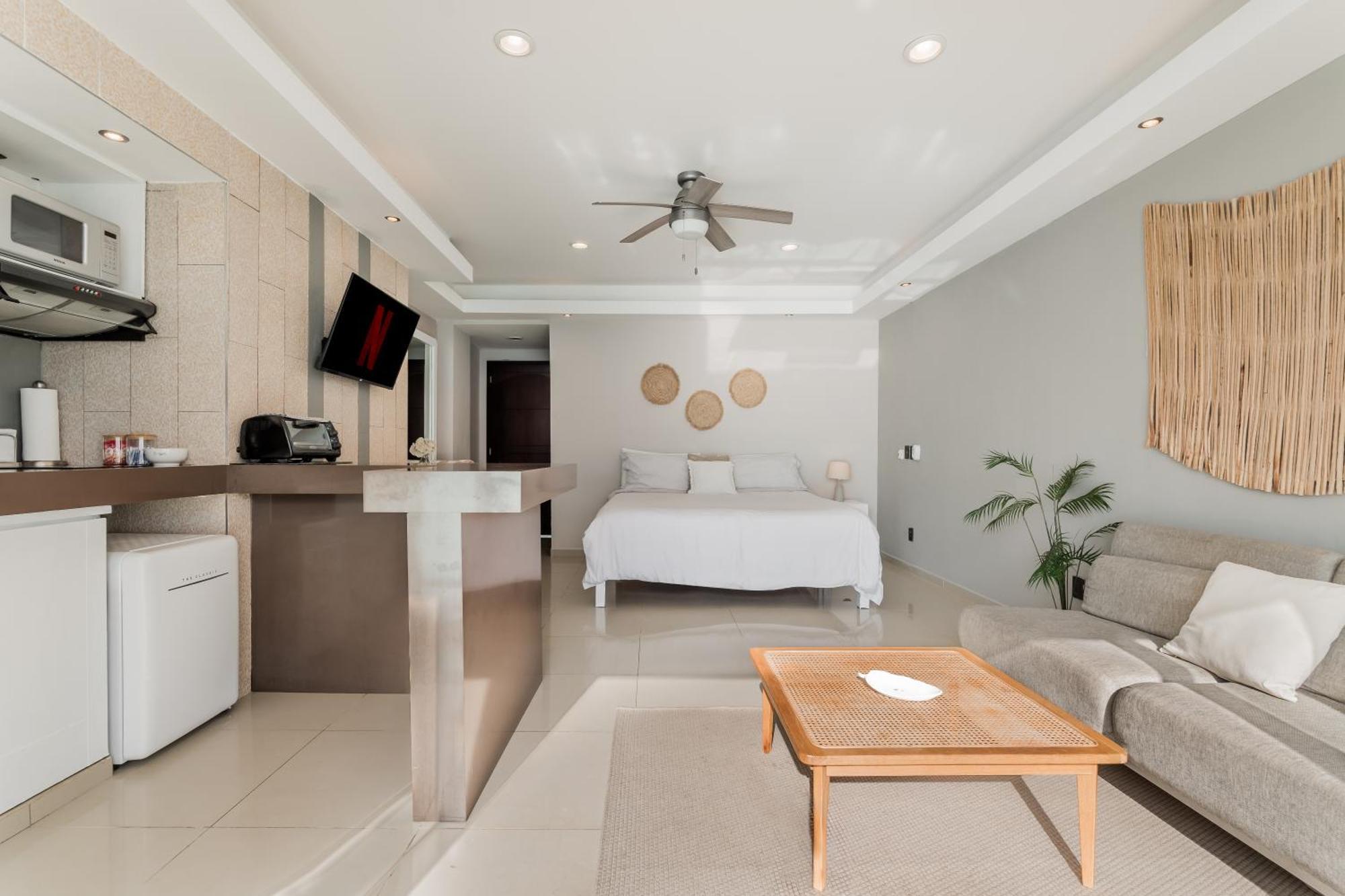 *Turquoise Escape- Beachfront Studio By Casa Paraiso* Cancun Bagian luar foto