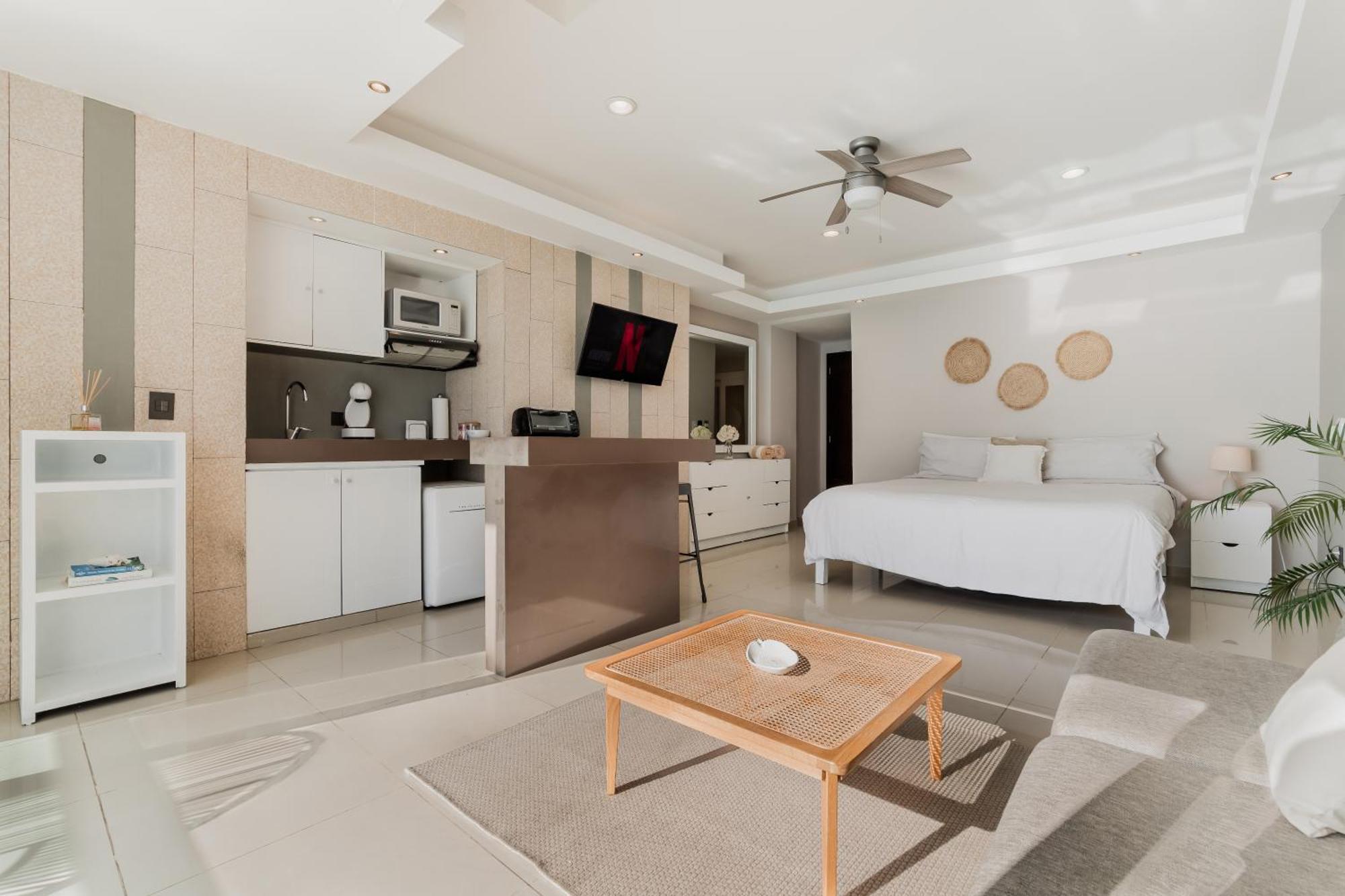 *Turquoise Escape- Beachfront Studio By Casa Paraiso* Cancun Bagian luar foto